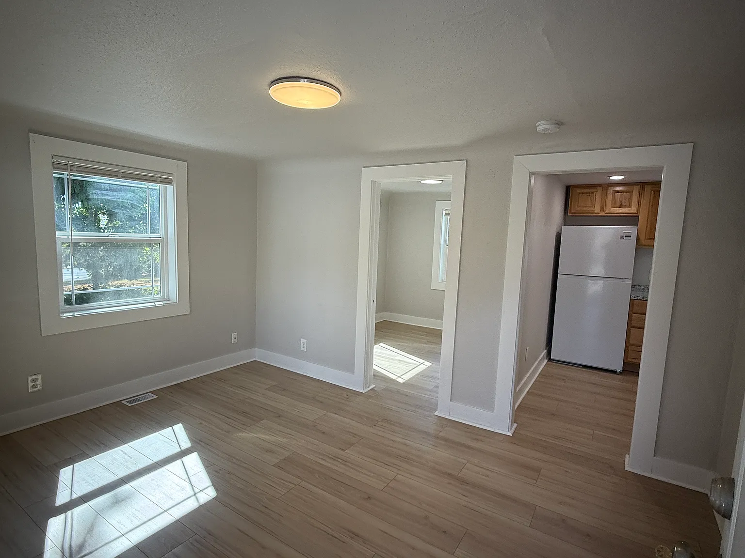 2 bed, 700 sqft, $1,825 — Photo 4