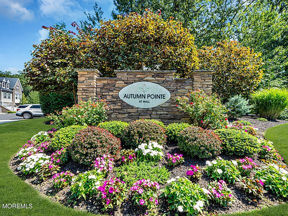 3rd image of 2412 Greentree Drive