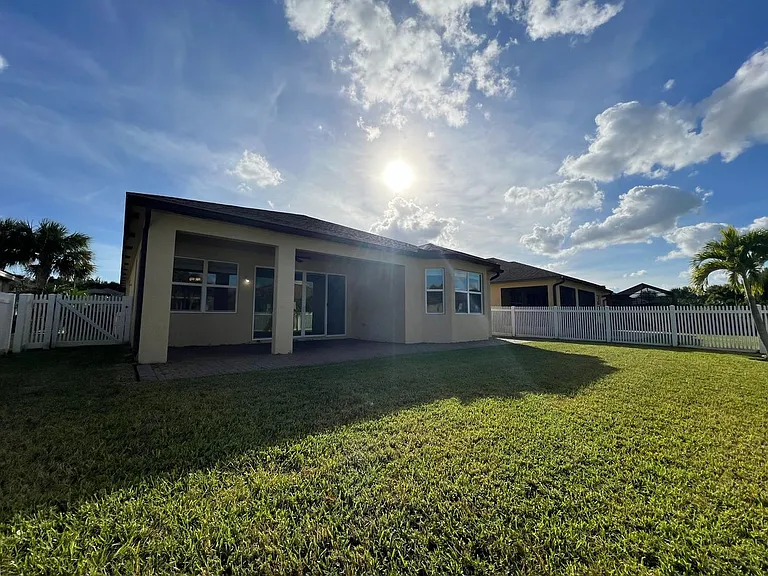 11948 SW Crestwood Cir — Photo 10