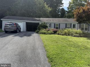 1002 Hemlock Cir, Manheim, PA 17545