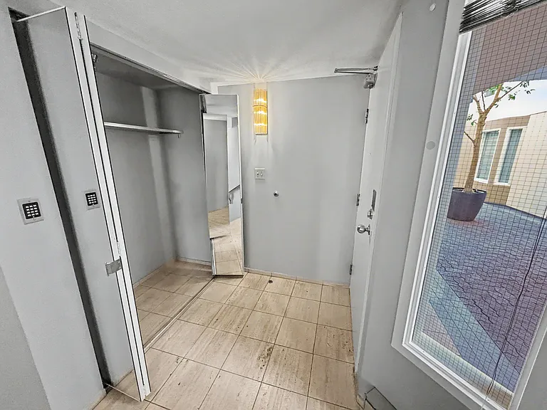 5733 Cambie St — Photo 8