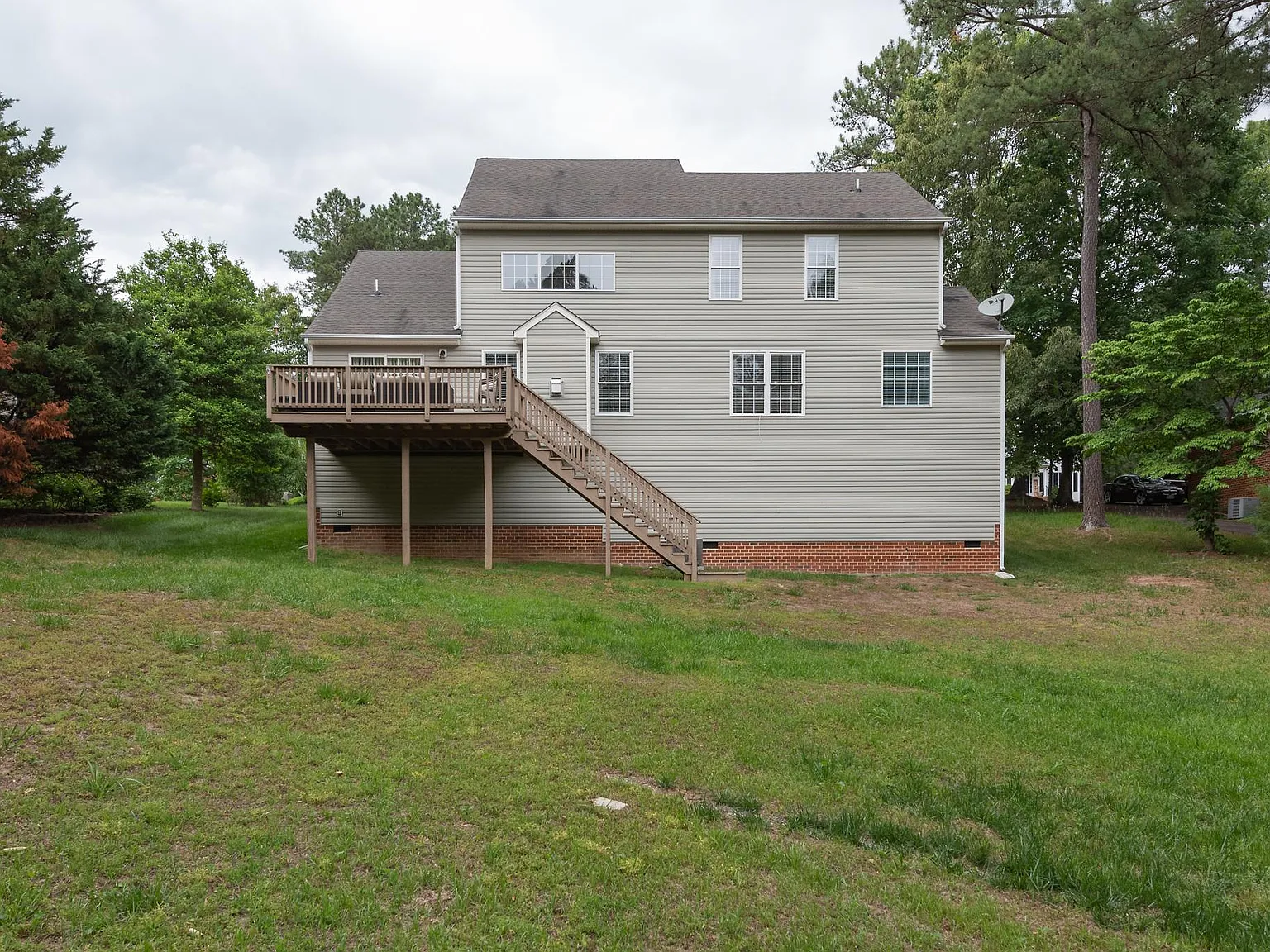 4 bed, 2.5 bath, 2837 sqft, $3,200 — Photo 3