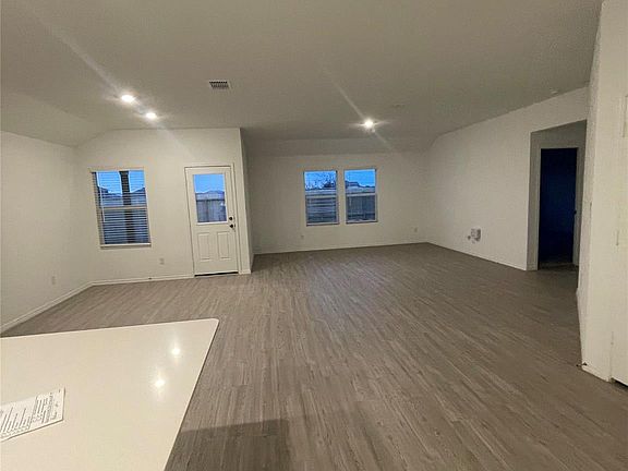 5th image of 165 Alamito Ave