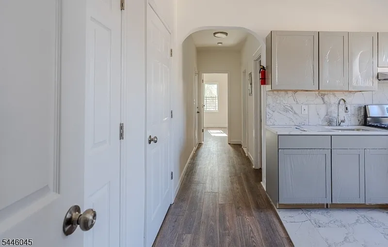 2 bed, 2.0 bath, $2,100 — Photo 3