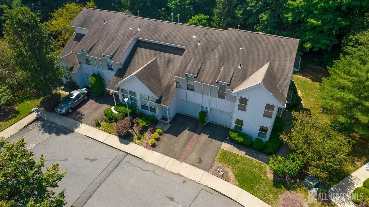 11 Parkside Dr photo 1