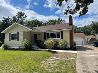 956 Lakewood Beach Dr, Sheffield Lake, OH 44054