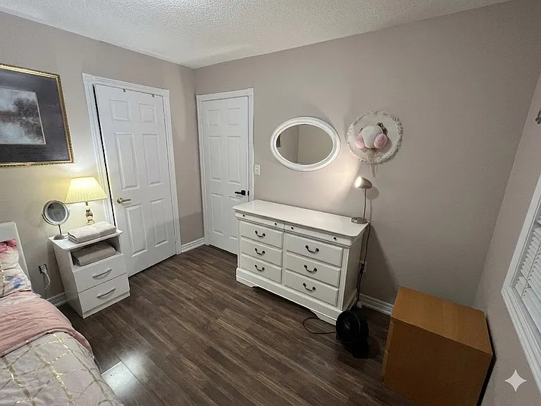 Bedroom D: $900 Private room with Single Sized Bed
