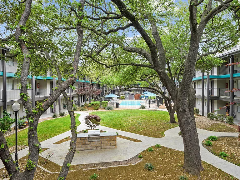 Riverfalls at Bellmar — Photo 12