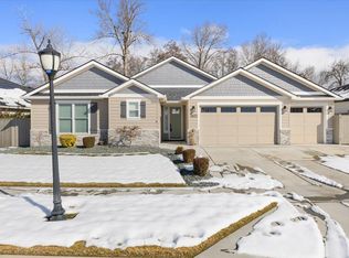 3833 Arizona Dr, Medford, OR