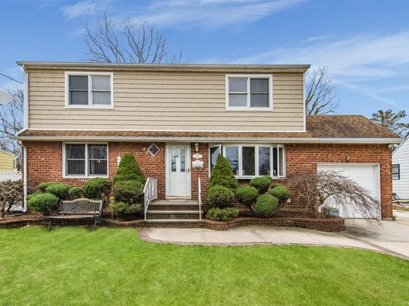 266 N Maple Street, Massapequa, NY 11758