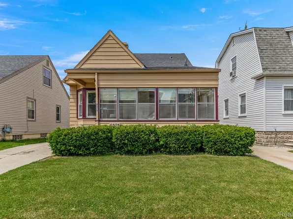 4575 Rosalie St, Dearborn, MI 48126