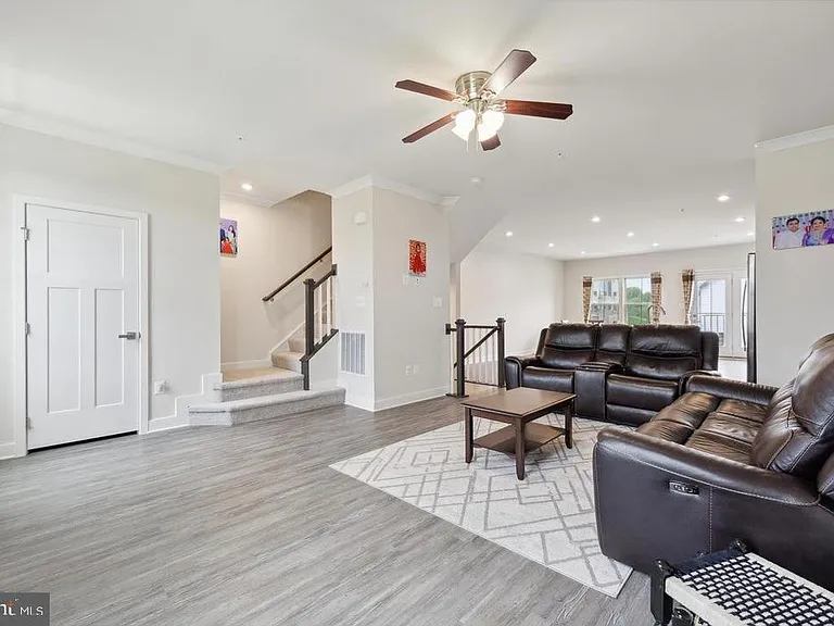 6070 Fallfish Ct — Photo 14