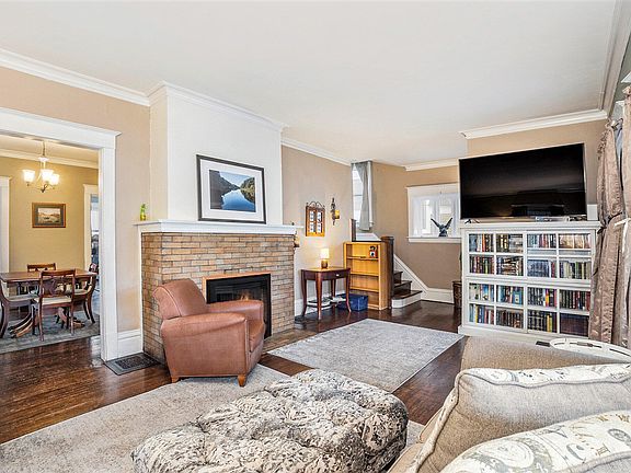 5th image of 520 Benjamin Ave SE