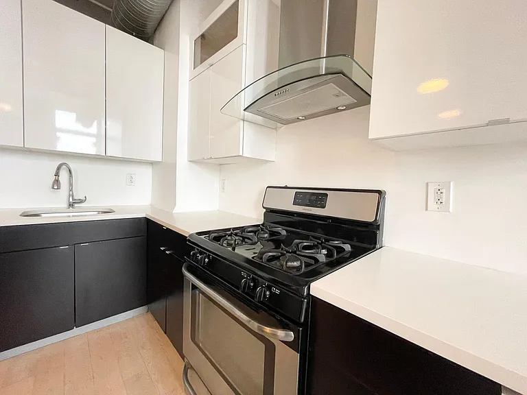 728 Market St #502 — Photo 13