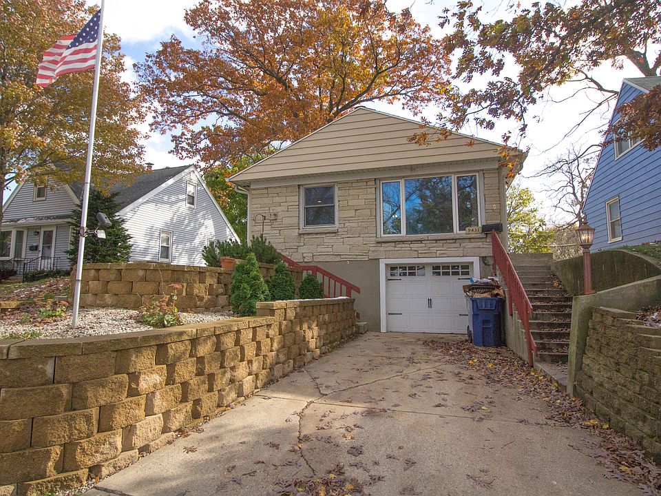1st image of 9431 W Saint Paul Ave