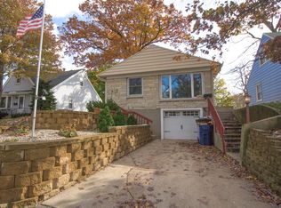 9431 W Saint Paul Ave, Milwaukee, WI 53226