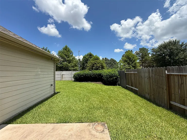20622 Tulip Blossom Ct — Photo 37
