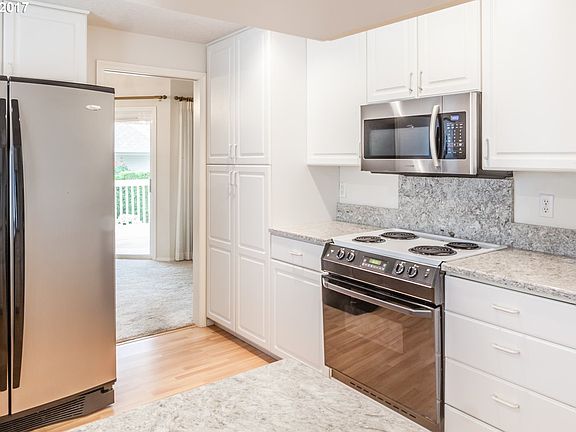 4th image of 3102 SE 161st Ave