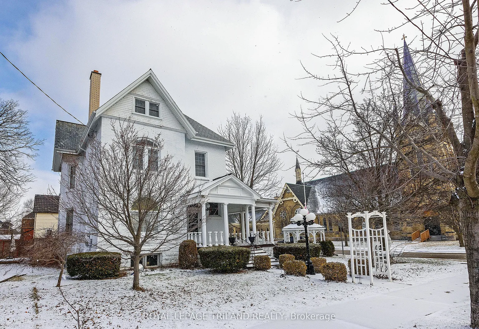 81 Wellington St photo 1