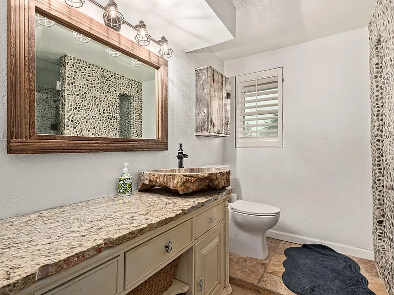 3730 E Kings Ave — Photo 18