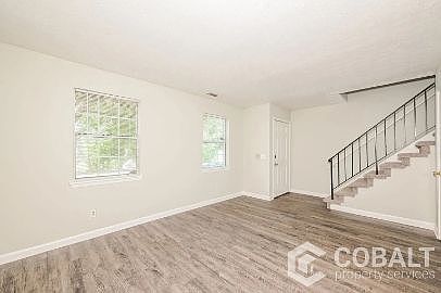 3rd image of 3499 Creekview Pl