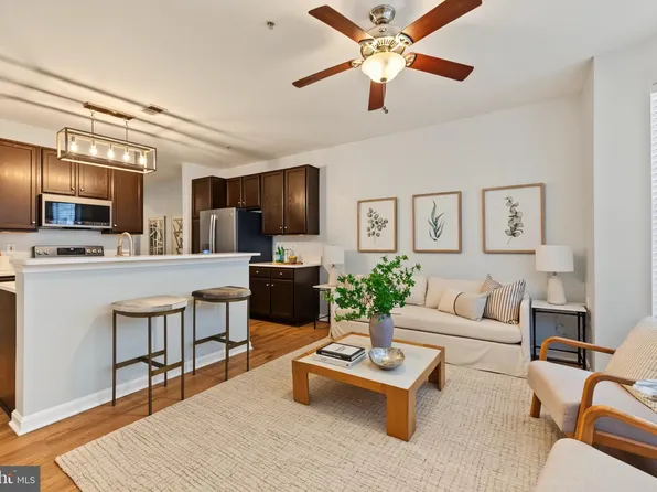 6481 Cheyenne Dr Unit 102, Alexandria, VA 22312