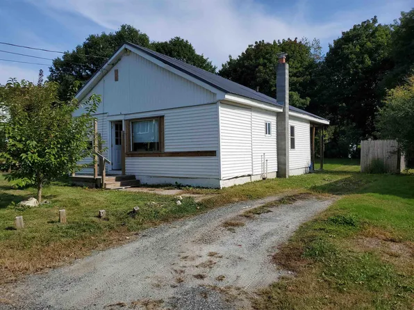 7 First Street, Claremont, NH 03743