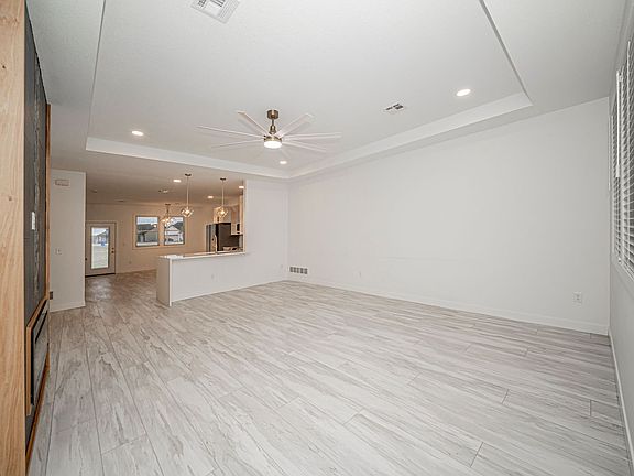 4th image of 2501 Oriole Ln