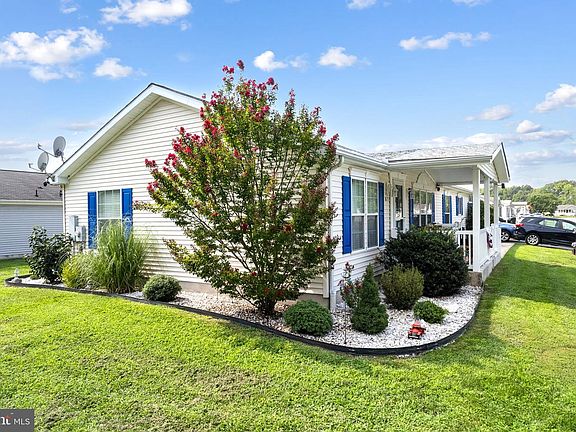 2nd image of 815 Farrall Dr #815