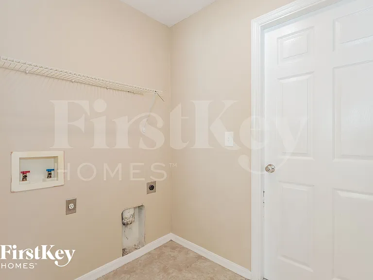 8189 Oakhurst Blvd — Photo 13