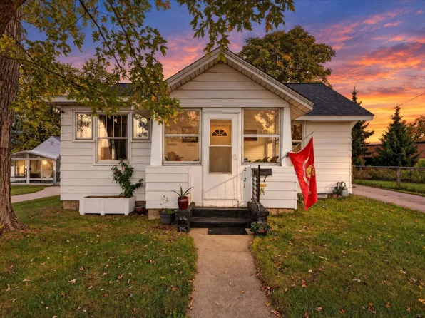 2121 Lee St SW, Wyoming, MI 49519