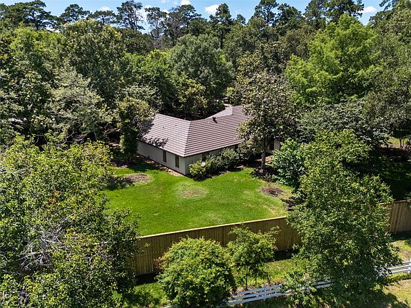 2nd image of 15585 Bedford Ln