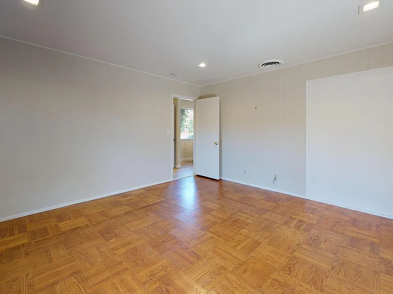 1233 Levin Ave — Photo 10