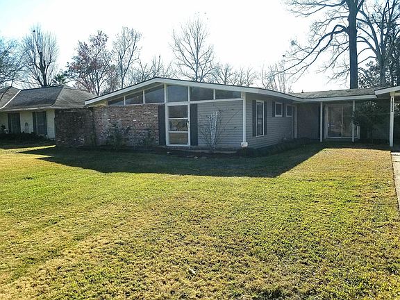 Great Yard and lawn care included!