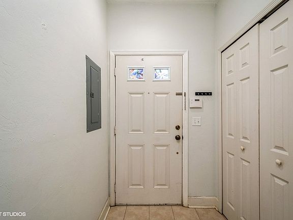 2nd image of 925 NW 21st Ave