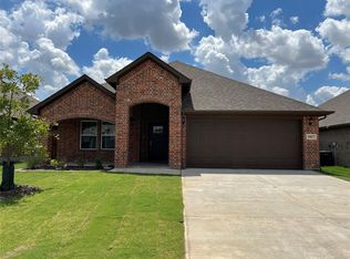 907 Hardaway Ln, Greenville, TX 75402