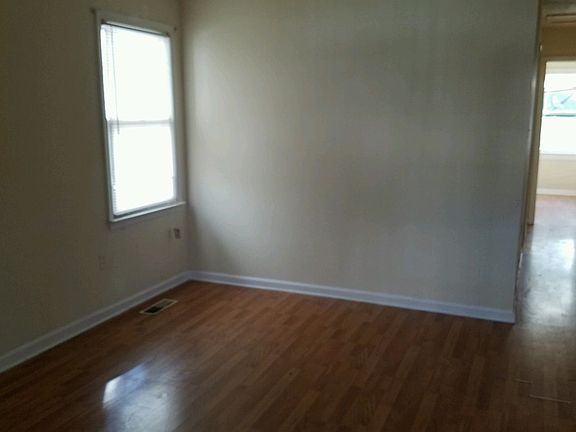 4th image of 3121 Carolina Ave