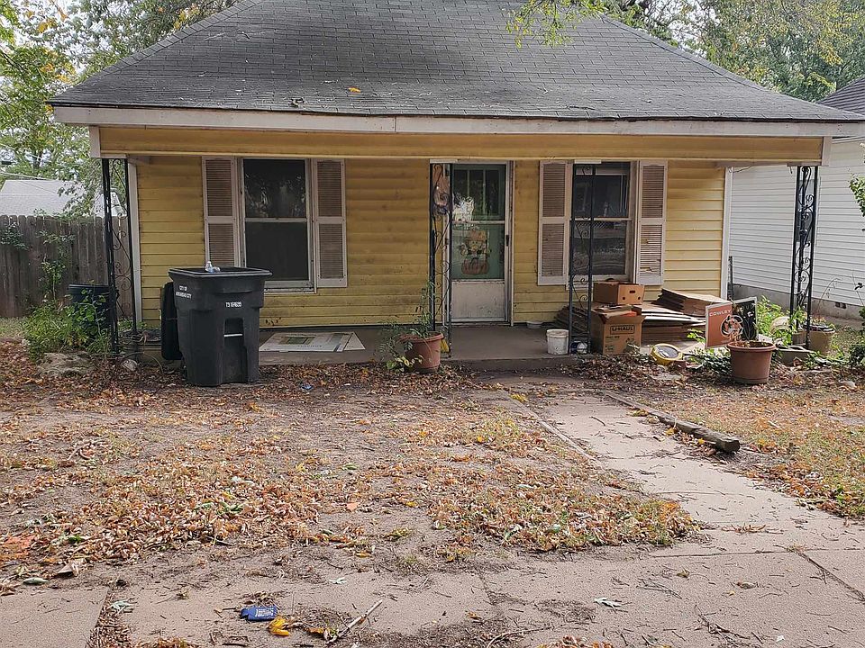 1st image of 804 S D St