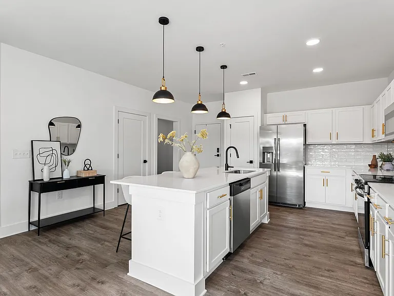 175 W Black St #201 — Photo 12