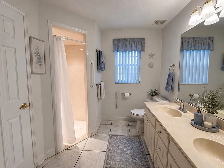 230 Hill Ct — Photo 10