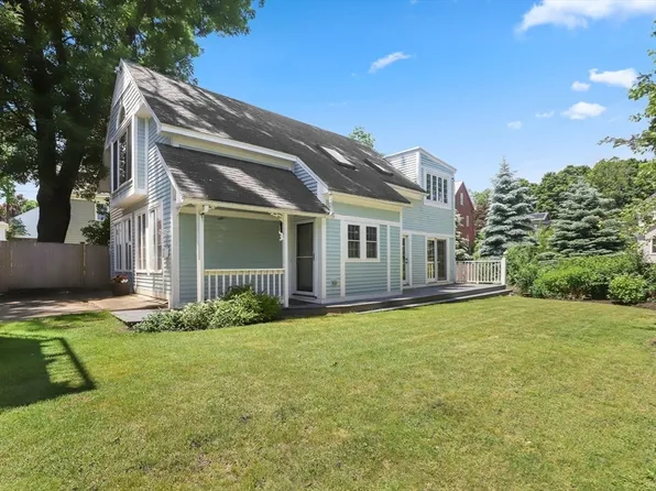 22 Broad St #4, Newburyport, MA 01950