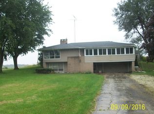 2273 E 1675 North Rd, Watseka, IL 60970