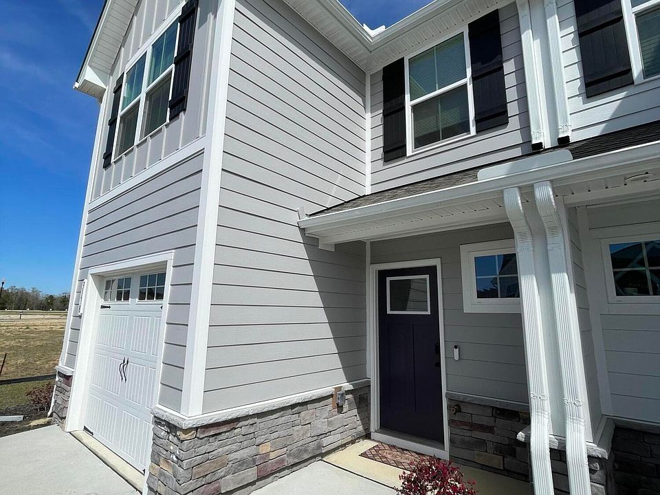 1st image of 3178 Edgehill Drive