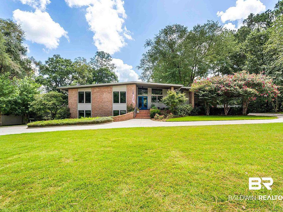 1st image of 233 Suzanne Cir