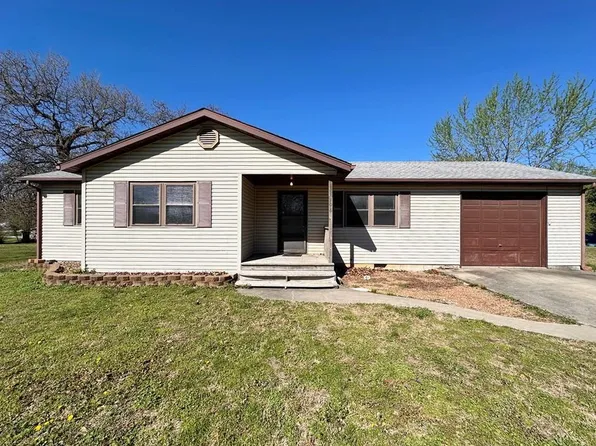 106 S Vernon St, El Dorado Springs, MO 64744