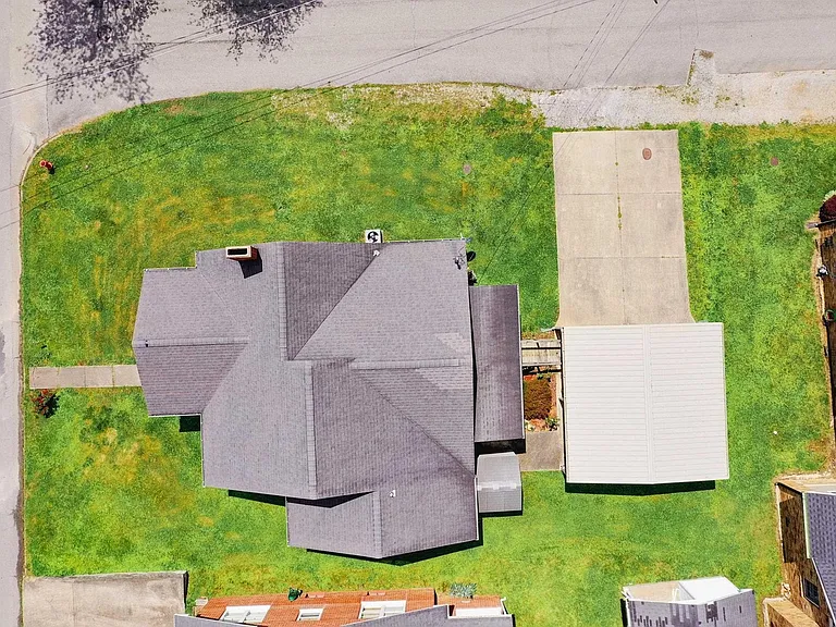 214 Hamby Ave — Photo 11