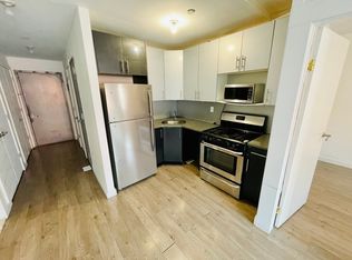 370 S 4th St #209, Brooklyn, NY 11211