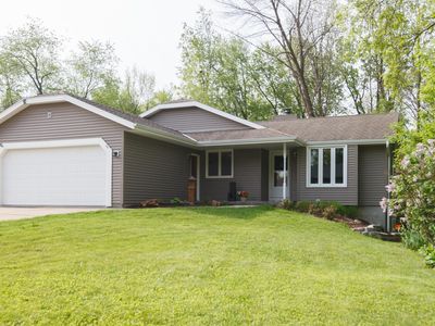 297 Willow Dr, Hartland, WI, 53029