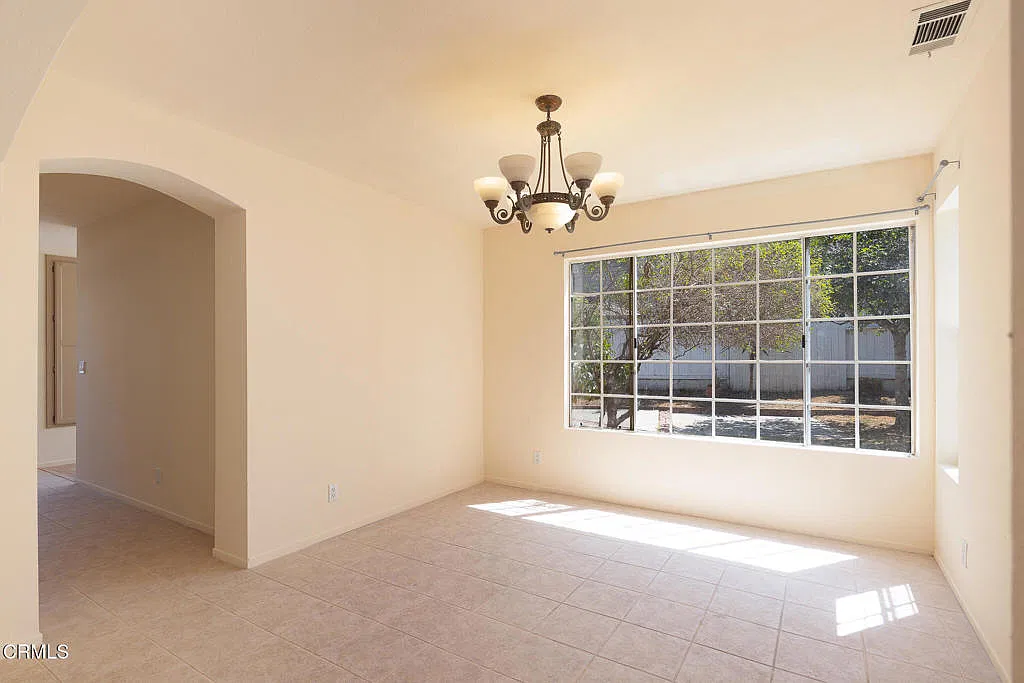3 bed, 2.5 bath, 1894 sqft, $3,990 — Photo 4