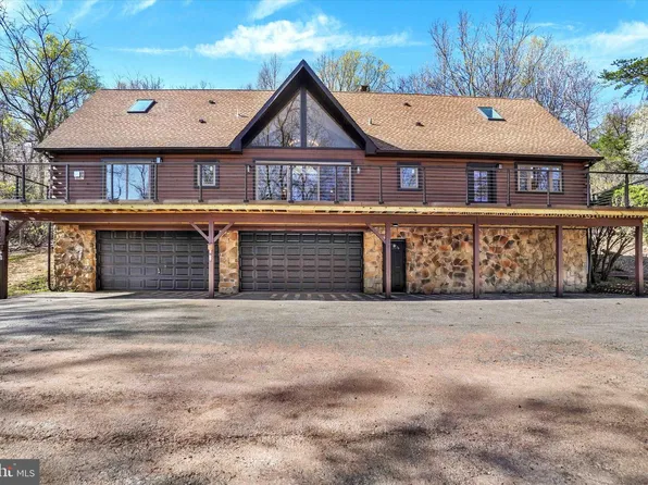 5601 Crone Rd, Dover, PA 17315